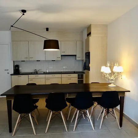 Eos Apartment *